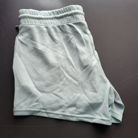 Member's Mark Green Lounge Shorts Women's Relaxed Fit Stretch Pockets NWT - Picture 2 of 4
